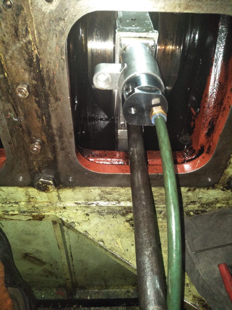 Onsite Crankshaft Grinding Machine - Grinding Crankpin on Board a Vessel