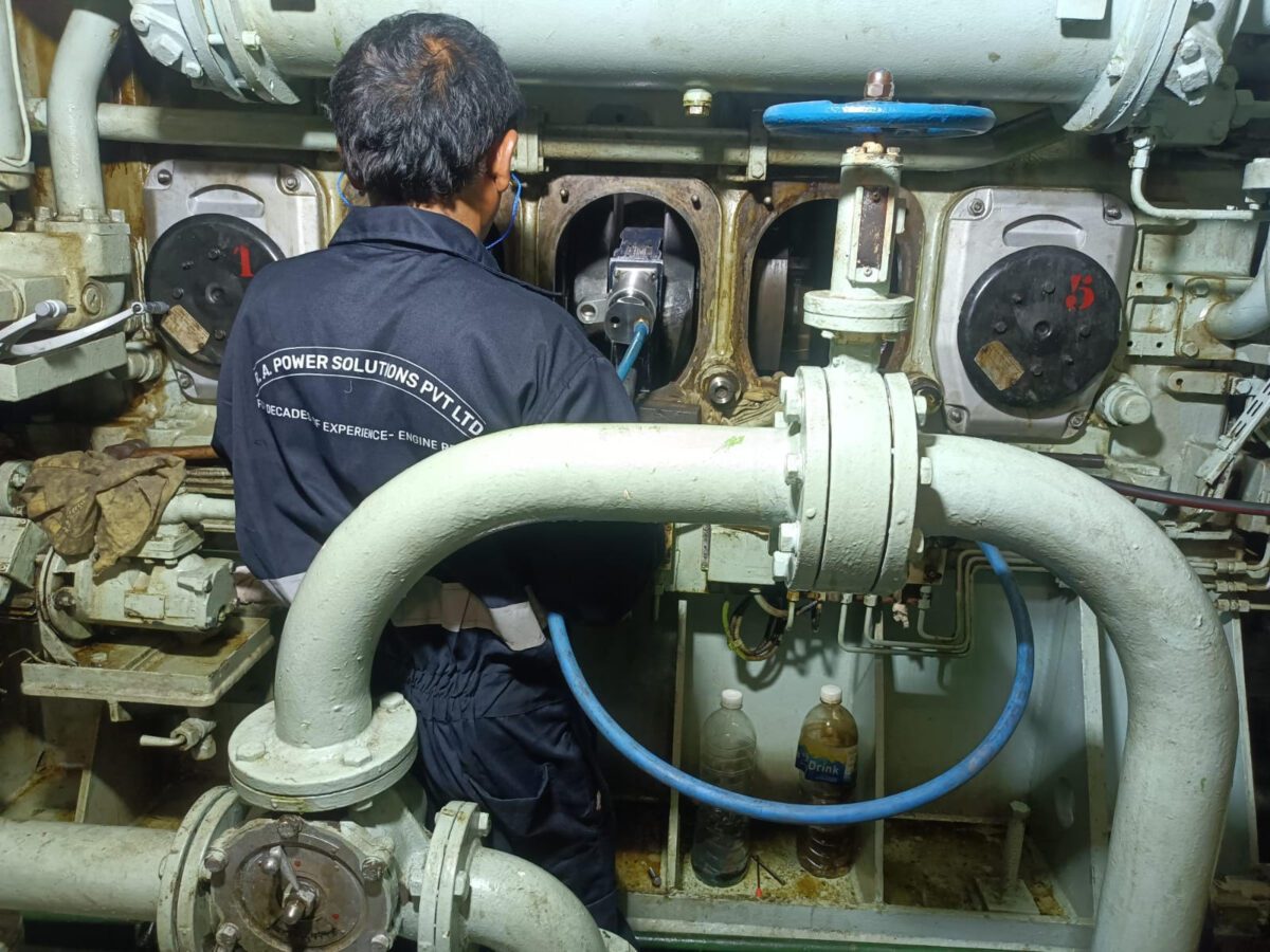 Daihatsu 5DK-20 Crankshaft Inspection and Repair on Board the Vessel